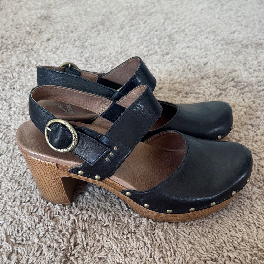 Dansko Clogs, Women’s 38, black leather